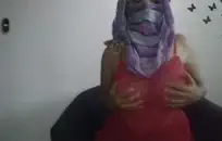 خنثي الملاعين له ضيق حفرة مع لعبة الجنس.