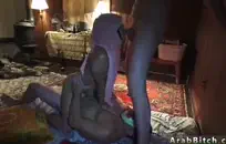 فاتنة الساخنة تمتص دسار لها لأول مرة.